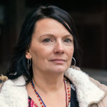 Darla Halsted har just fått veta att hennes son kommer att sitta i fängelse på livstid. Syracuse Foto Johan Palmgren