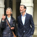 Jens Lapidus och guiden Anne-Marie Craven. Middle Temple, London. Foto Johan Palmgren